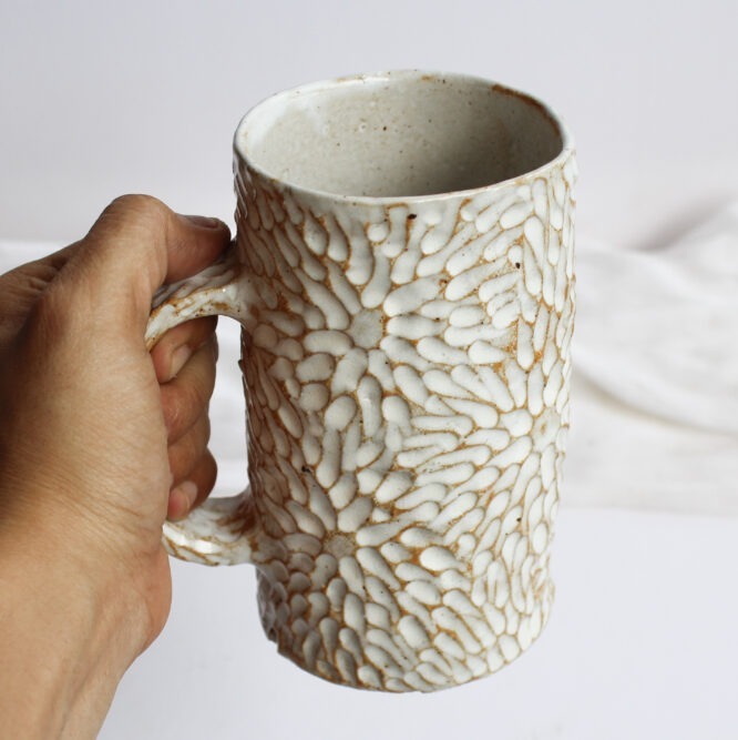 Creamy Carved Beer Mug- 400ml - Image 3